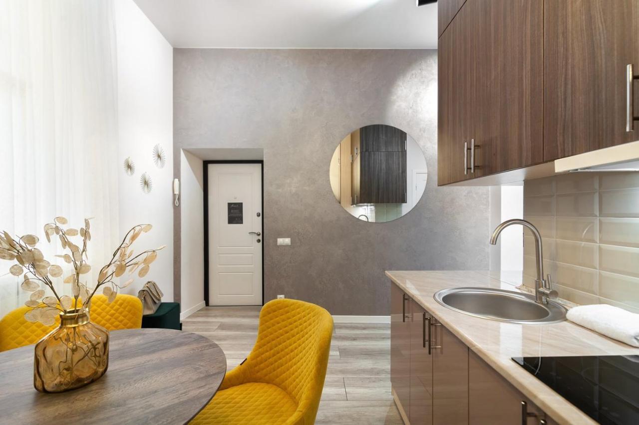Avangard Franko* Art Apartment Leopoli Esterno foto