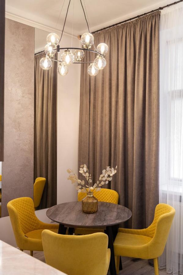 Avangard Franko* Art Apartment Leopoli Esterno foto